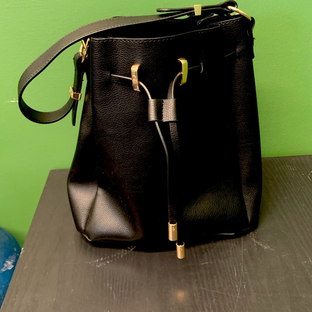 Bucket bag